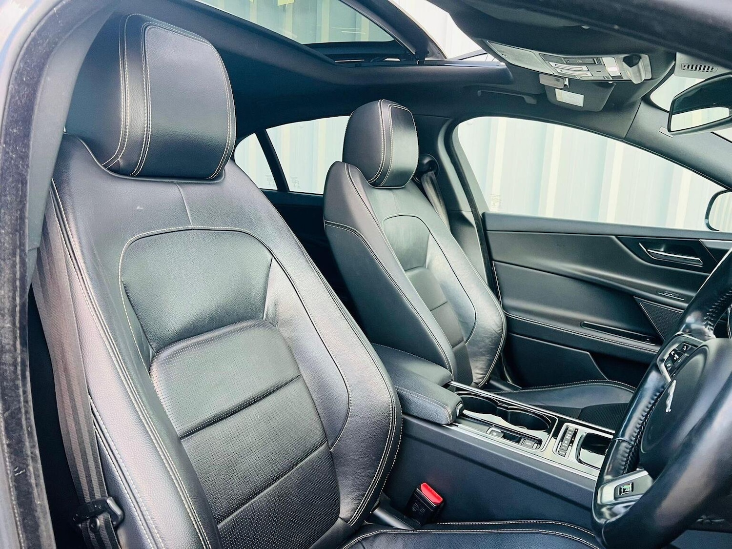 Used Jaguar XE 2016 for sale - 76631546: Photo 25