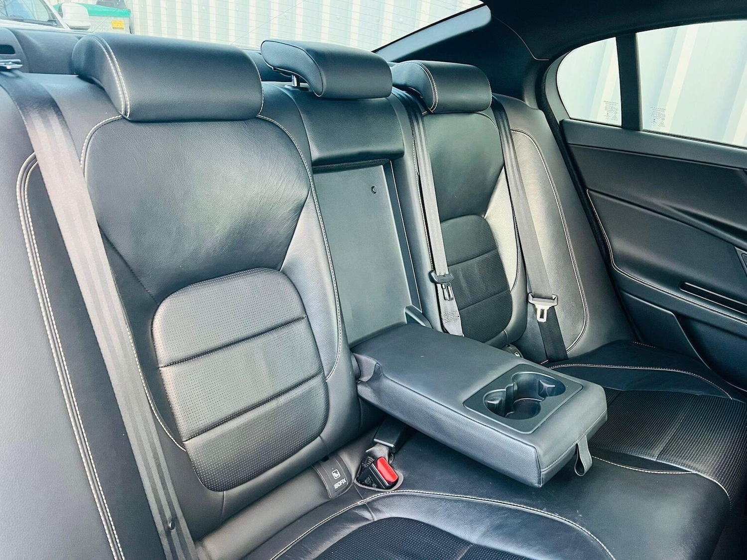 Used Jaguar XE 2016 for sale - 76631546: Photo 27