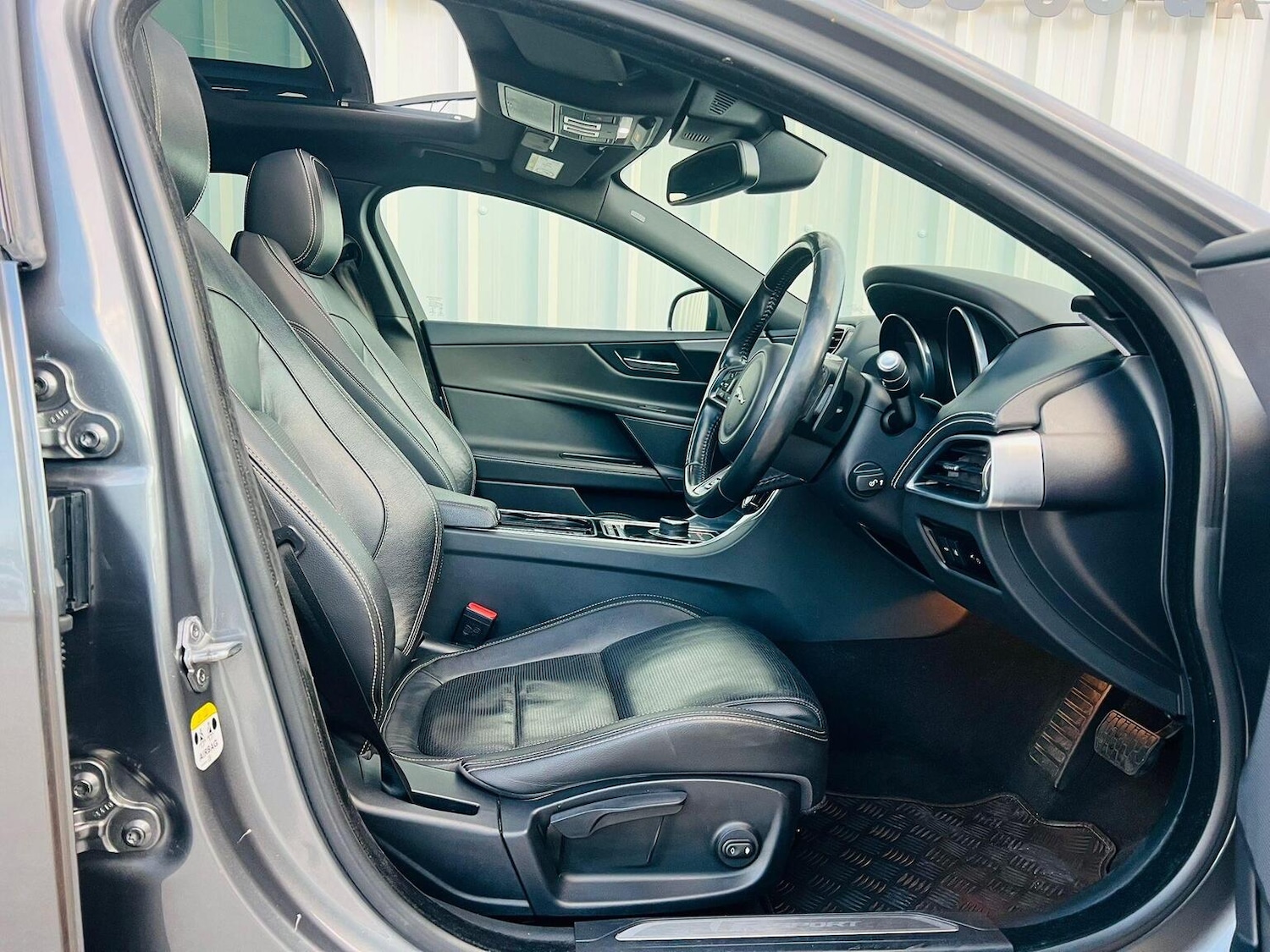 Used Jaguar XE 2016 for sale - 76631546: Photo 29