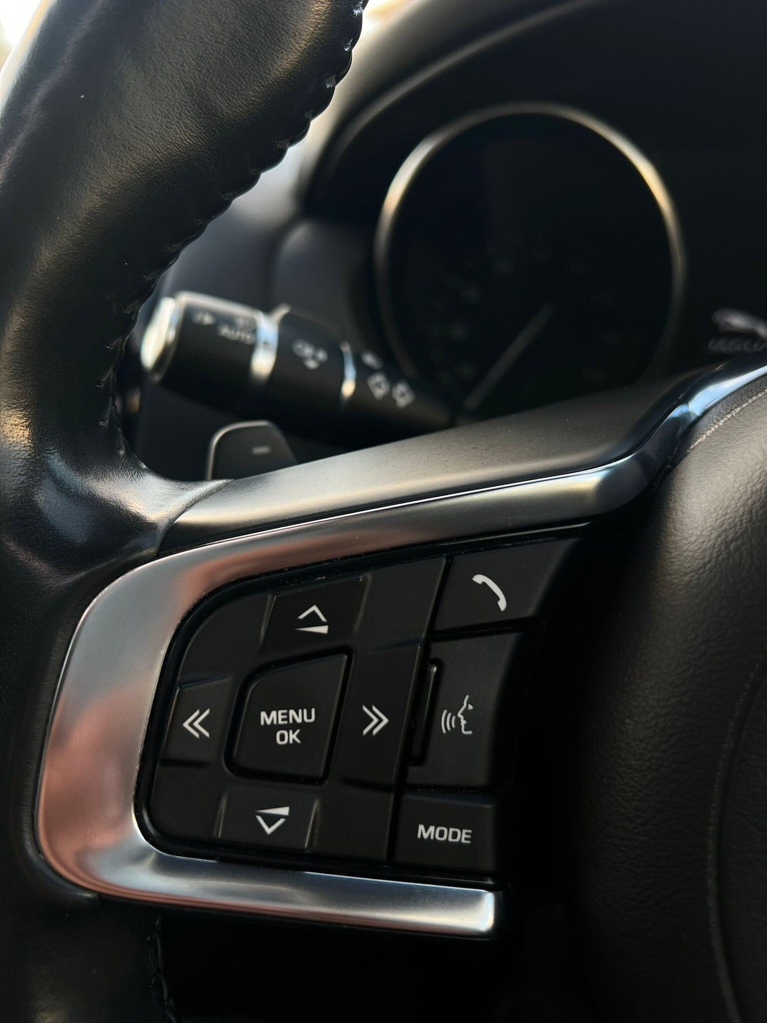 Used Jaguar XE 2016 for sale - 76631546: Photo 39