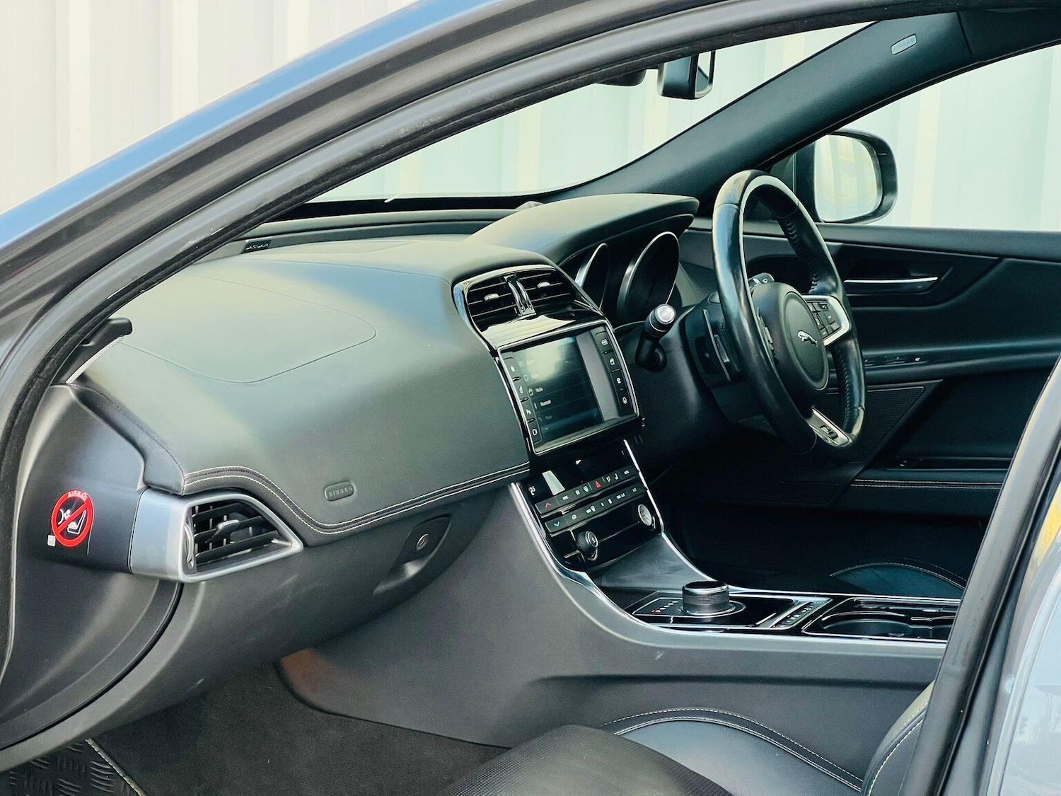 Used Jaguar XE 2016 for sale - 76631546: Photo 47