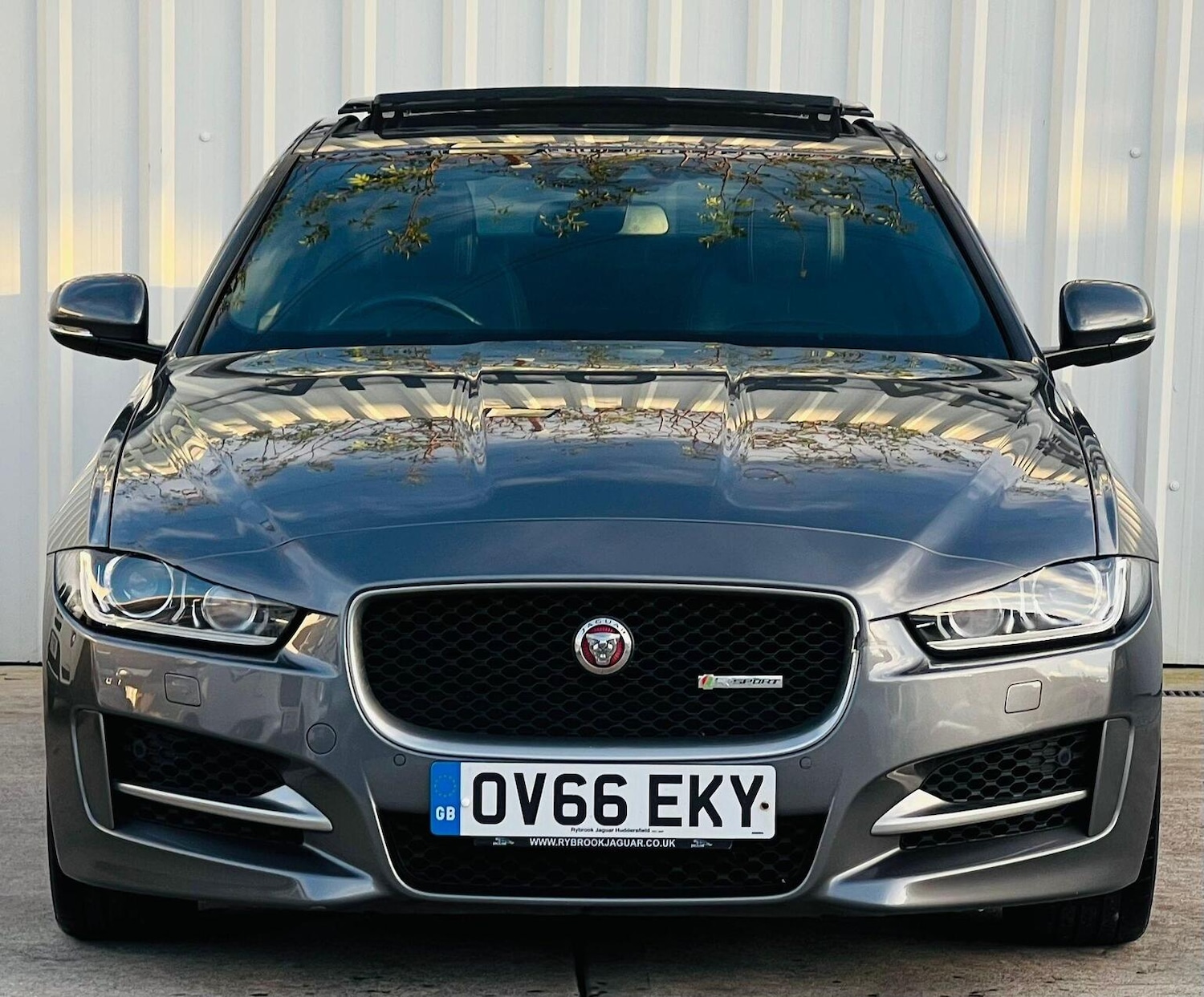 Used Jaguar XE 2016 for sale - 76631546: Photo 5
