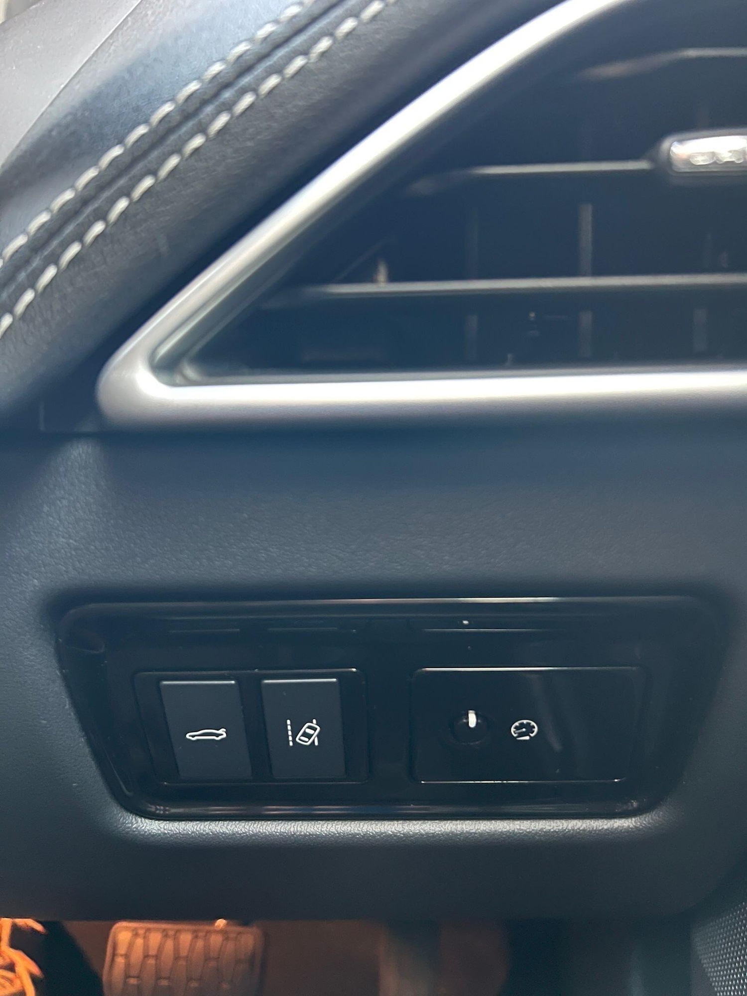 Used Jaguar XE 2016 for sale - 76631546: Photo 57