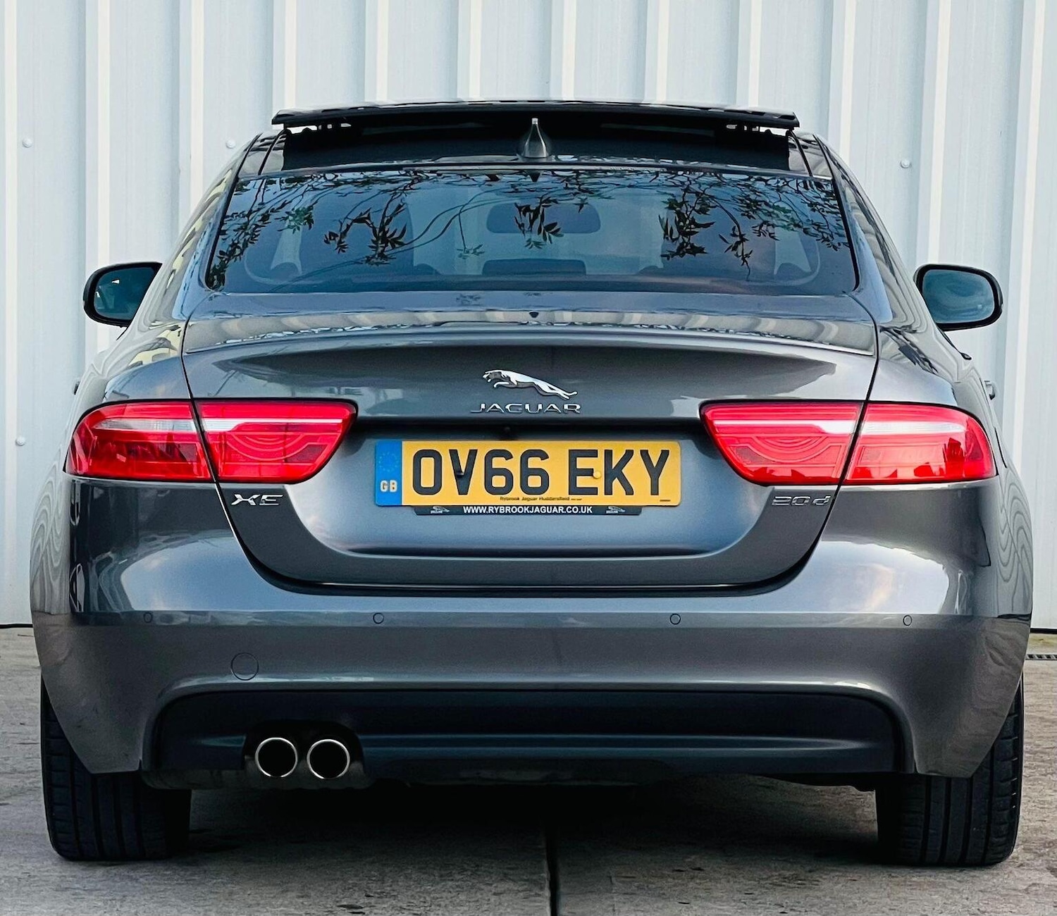 Used Jaguar XE 2016 for sale - 76631546: Photo 6