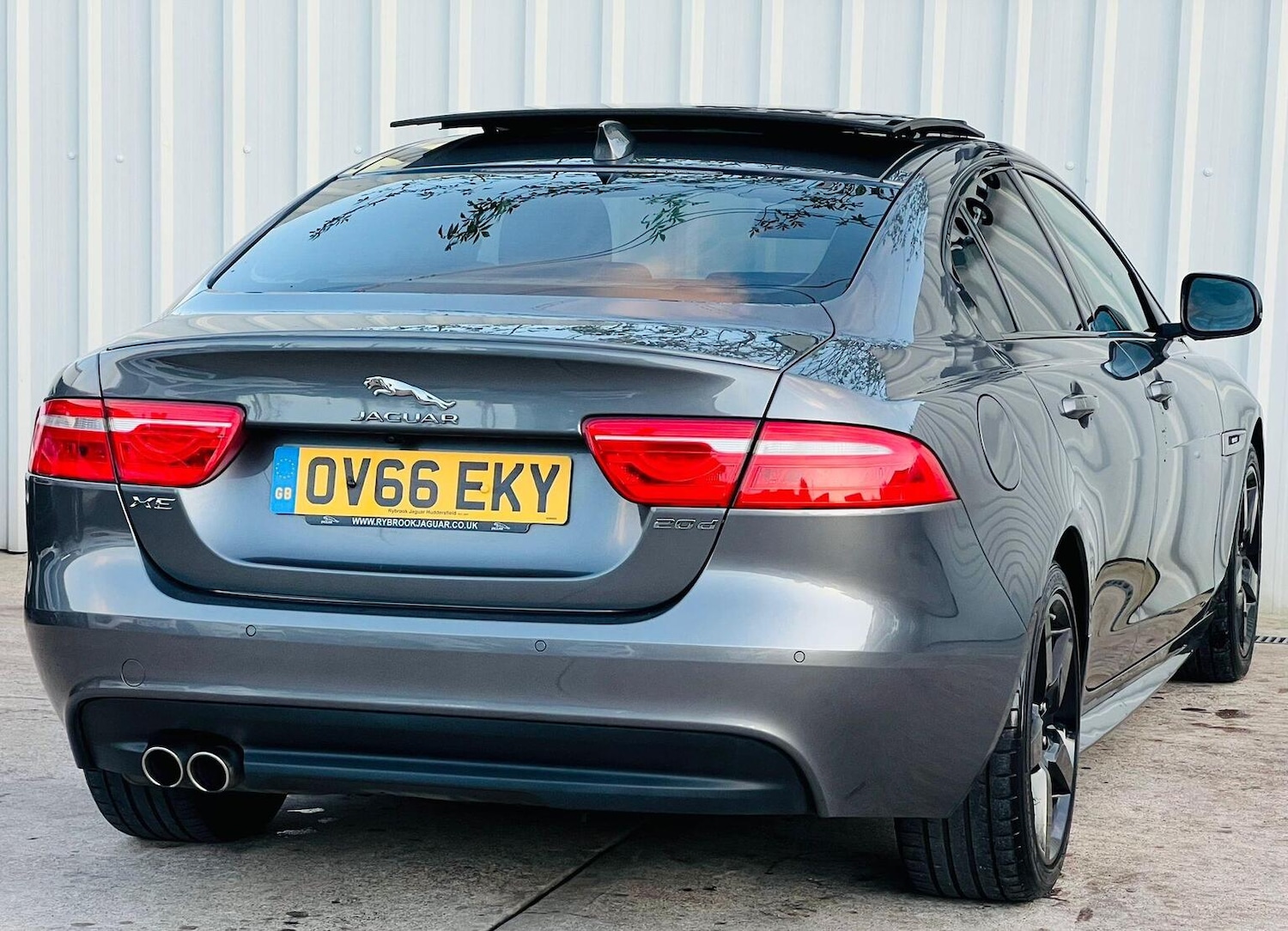 Used Jaguar XE 2016 for sale - 76631546: Photo 8