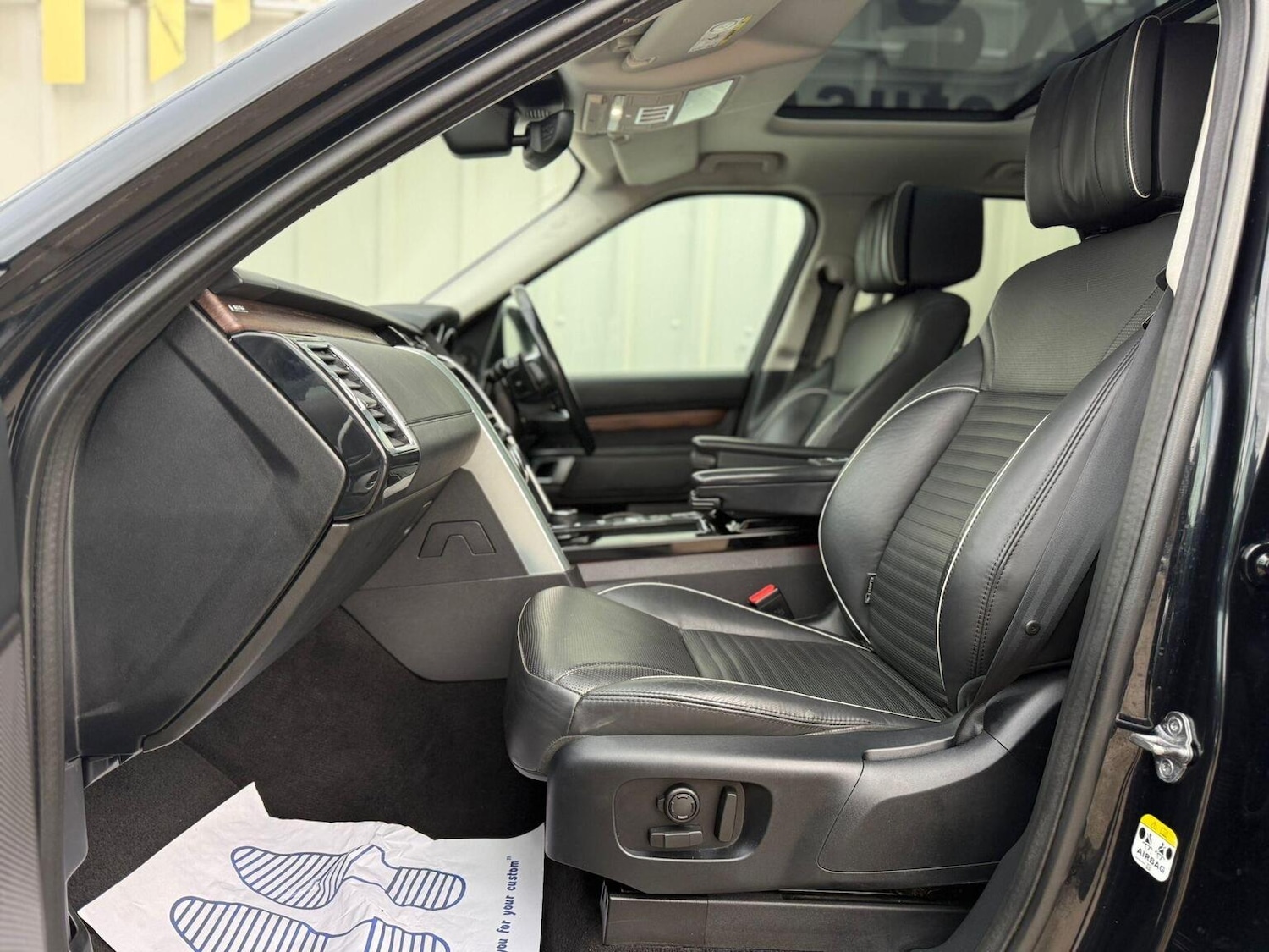 Used Land Rover Discovery 2017 for sale - 76817539: Photo 28