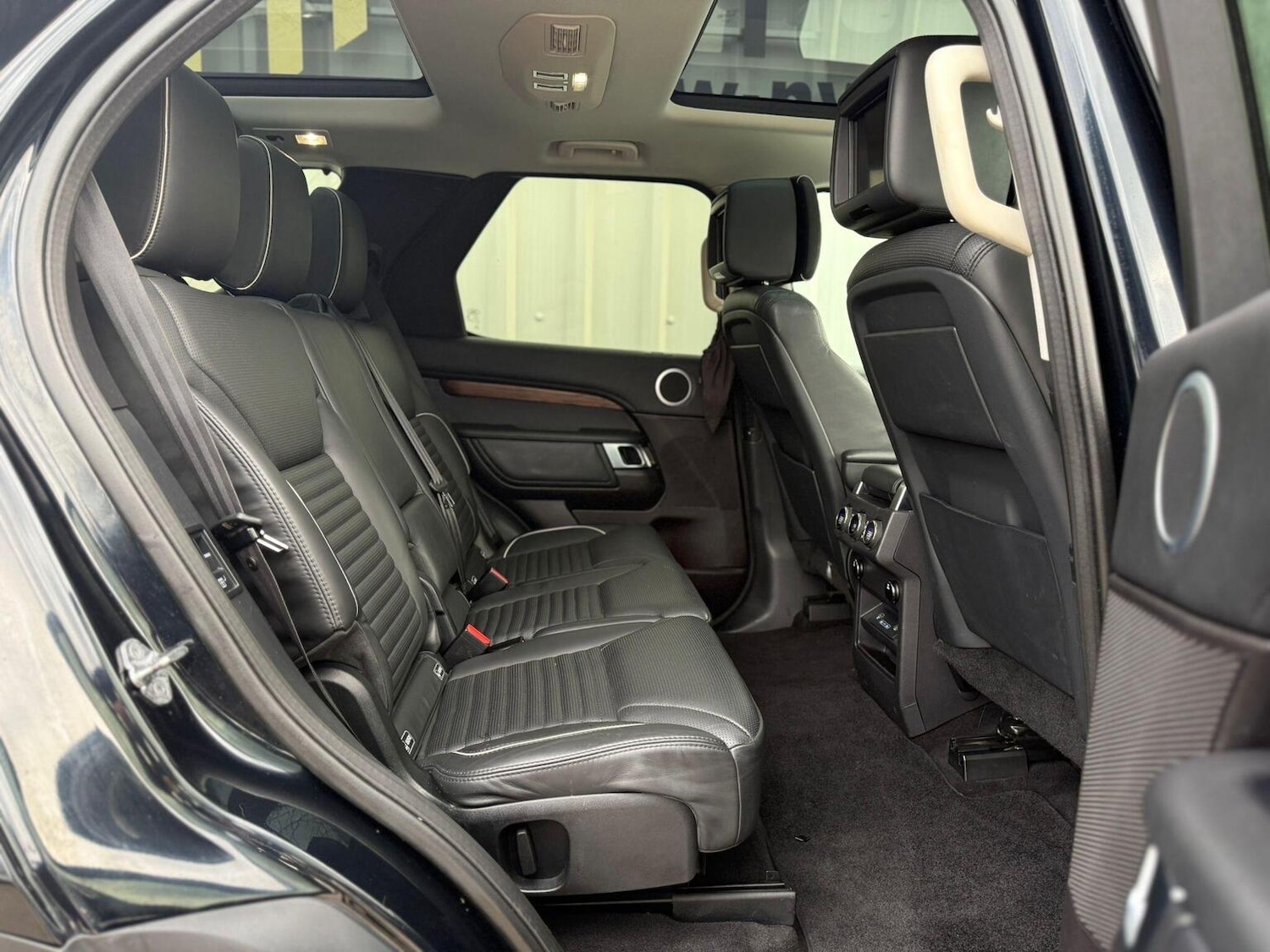 Used Land Rover Discovery 2017 for sale - 76817539: Photo 29