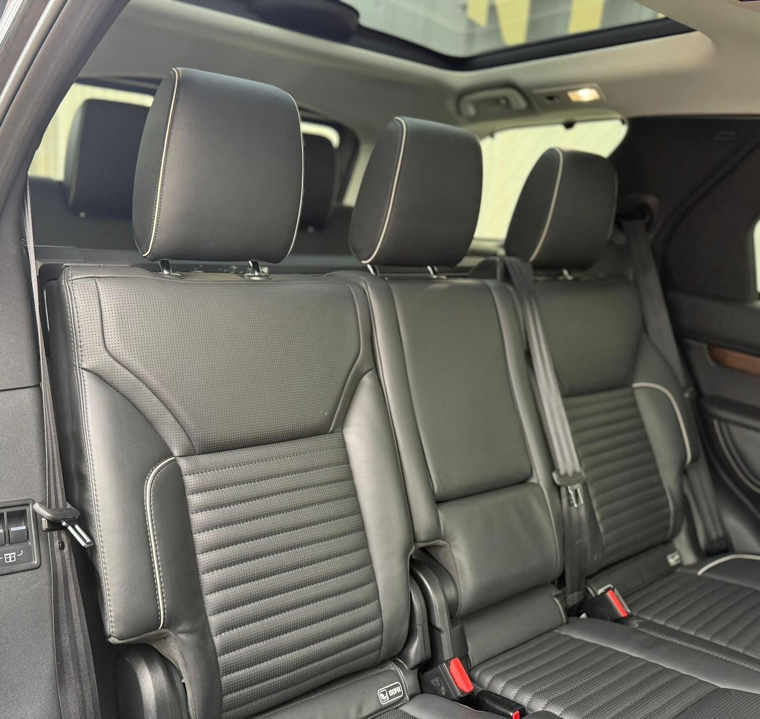 Used Land Rover Discovery 2017 for sale - 76817539: Photo 34