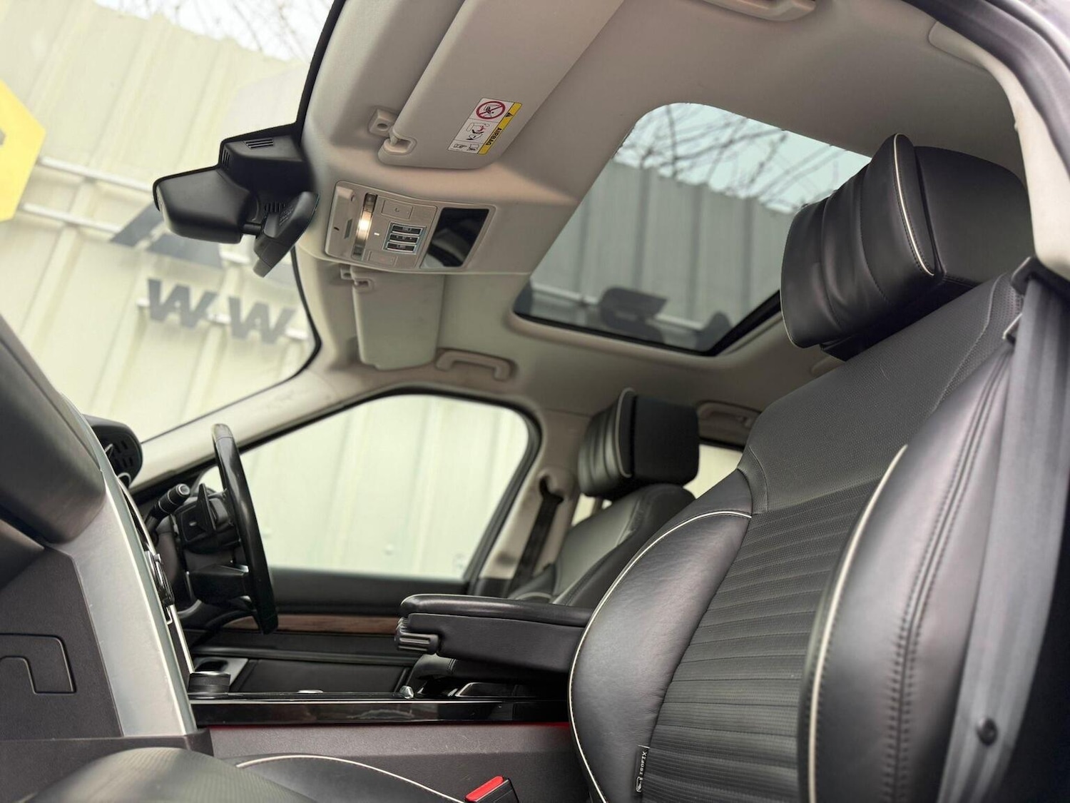 Used Land Rover Discovery 2017 for sale - 76817539: Photo 36