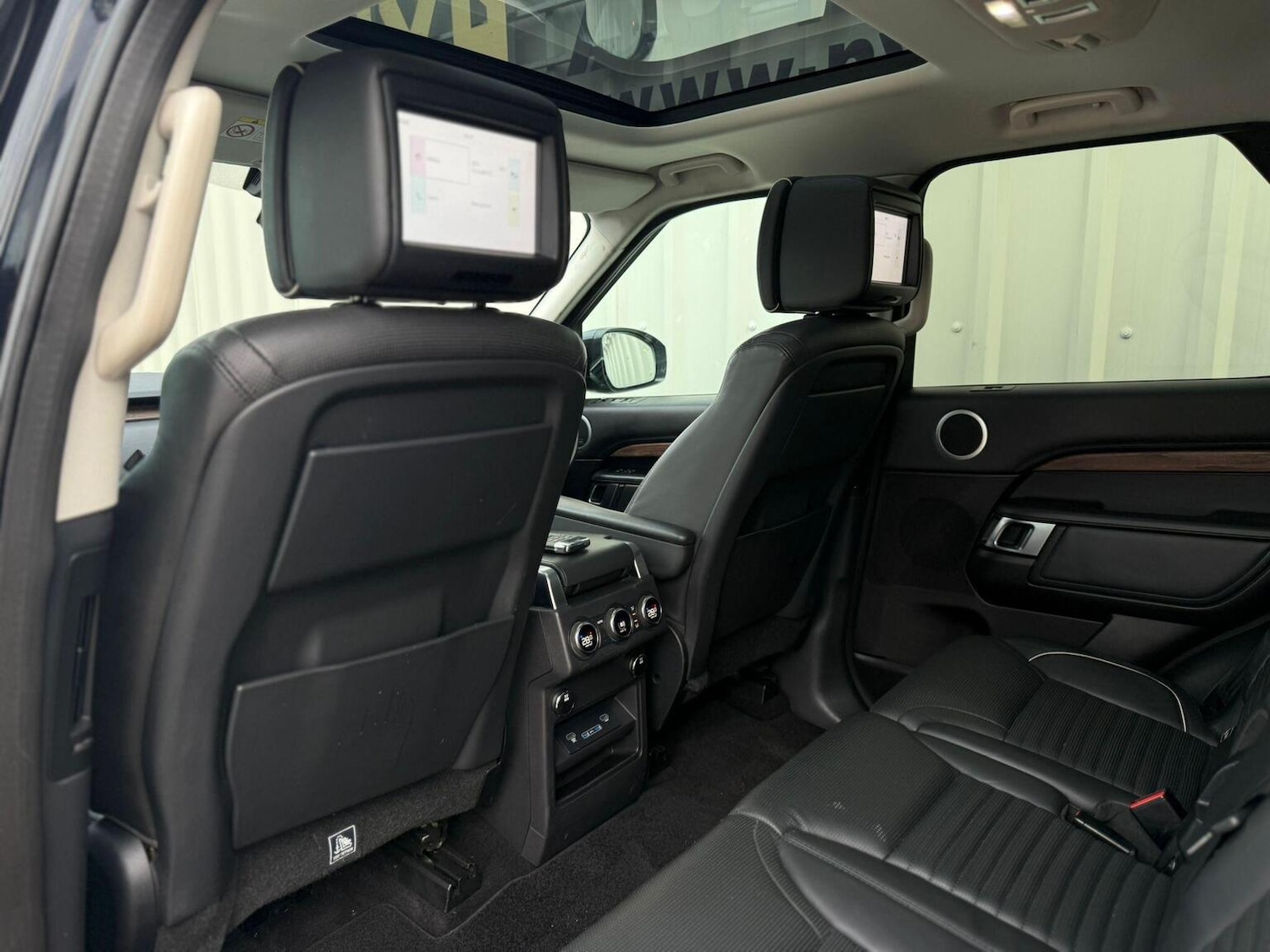 Used Land Rover Discovery 2017 for sale - 76817539: Photo 37