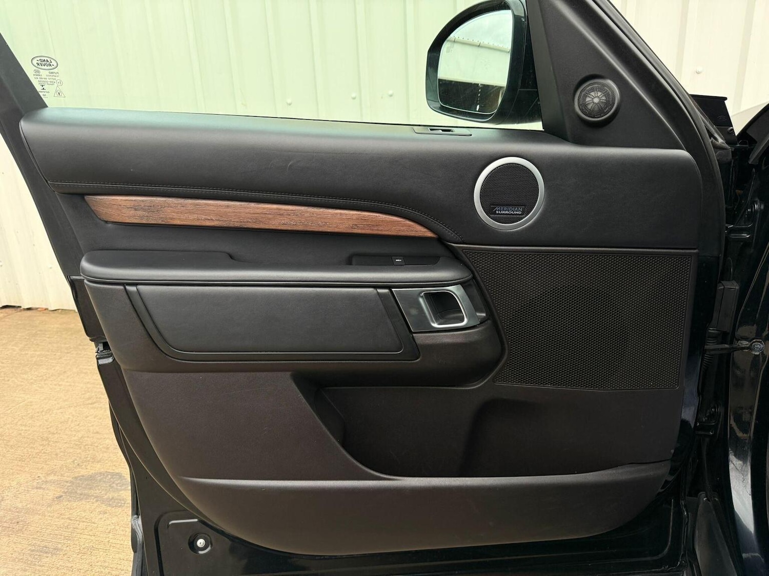 Used Land Rover Discovery 2017 for sale - 76817539: Photo 43