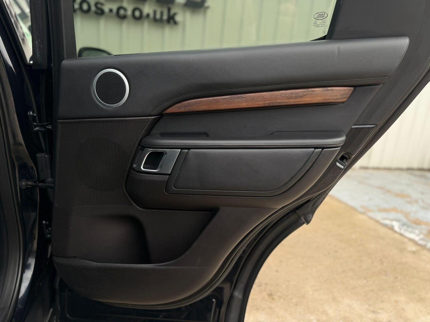 Used Land Rover Discovery 2017 for sale - 76817539: Photo 44