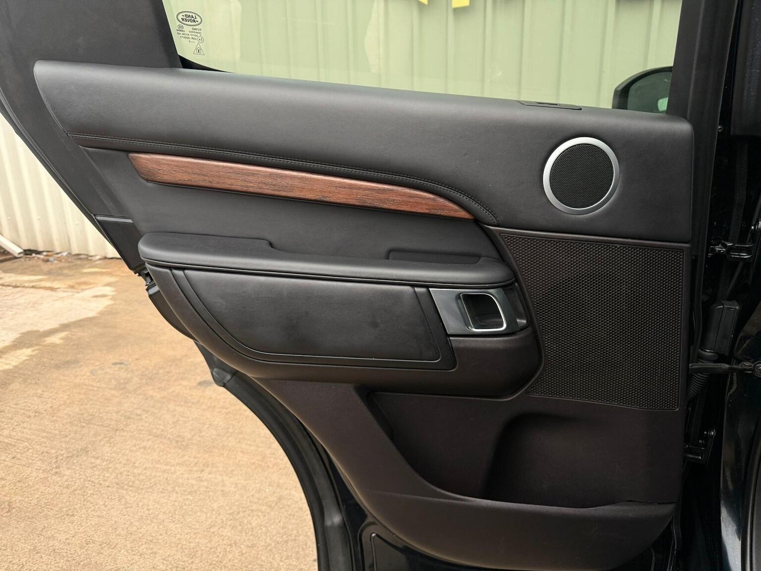 Used Land Rover Discovery 2017 for sale - 76817539: Photo 45