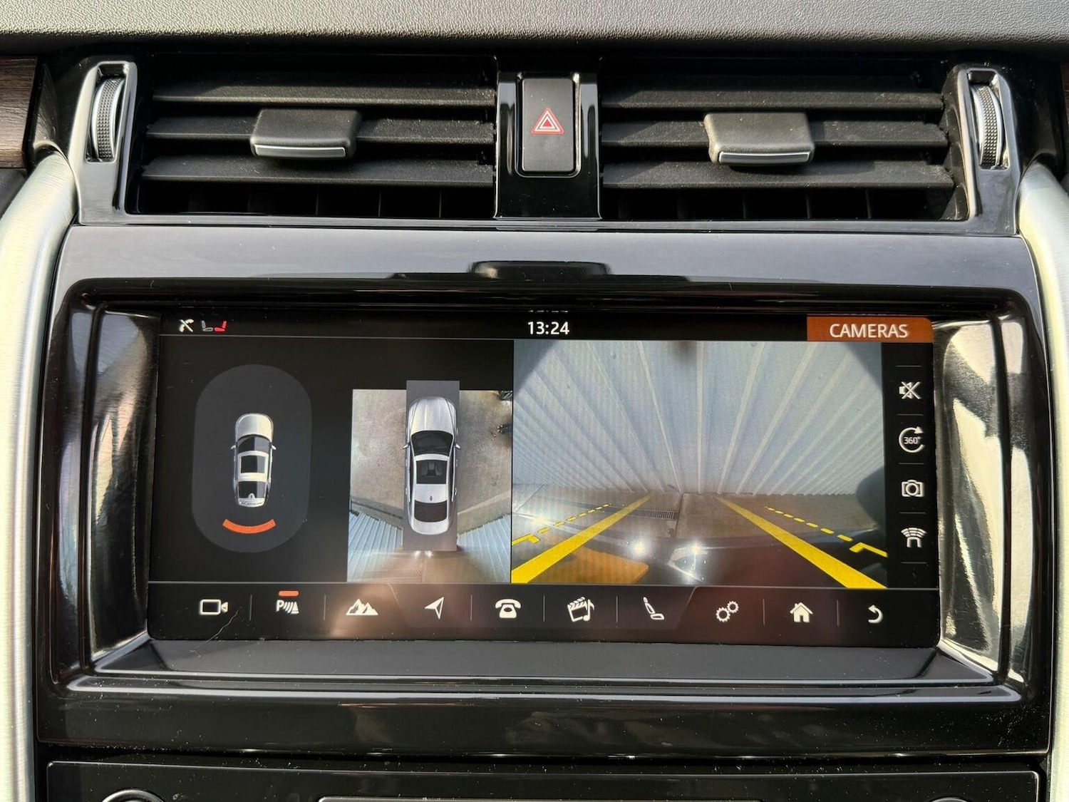 Used Land Rover Discovery 2017 for sale - 76817539: Photo 67