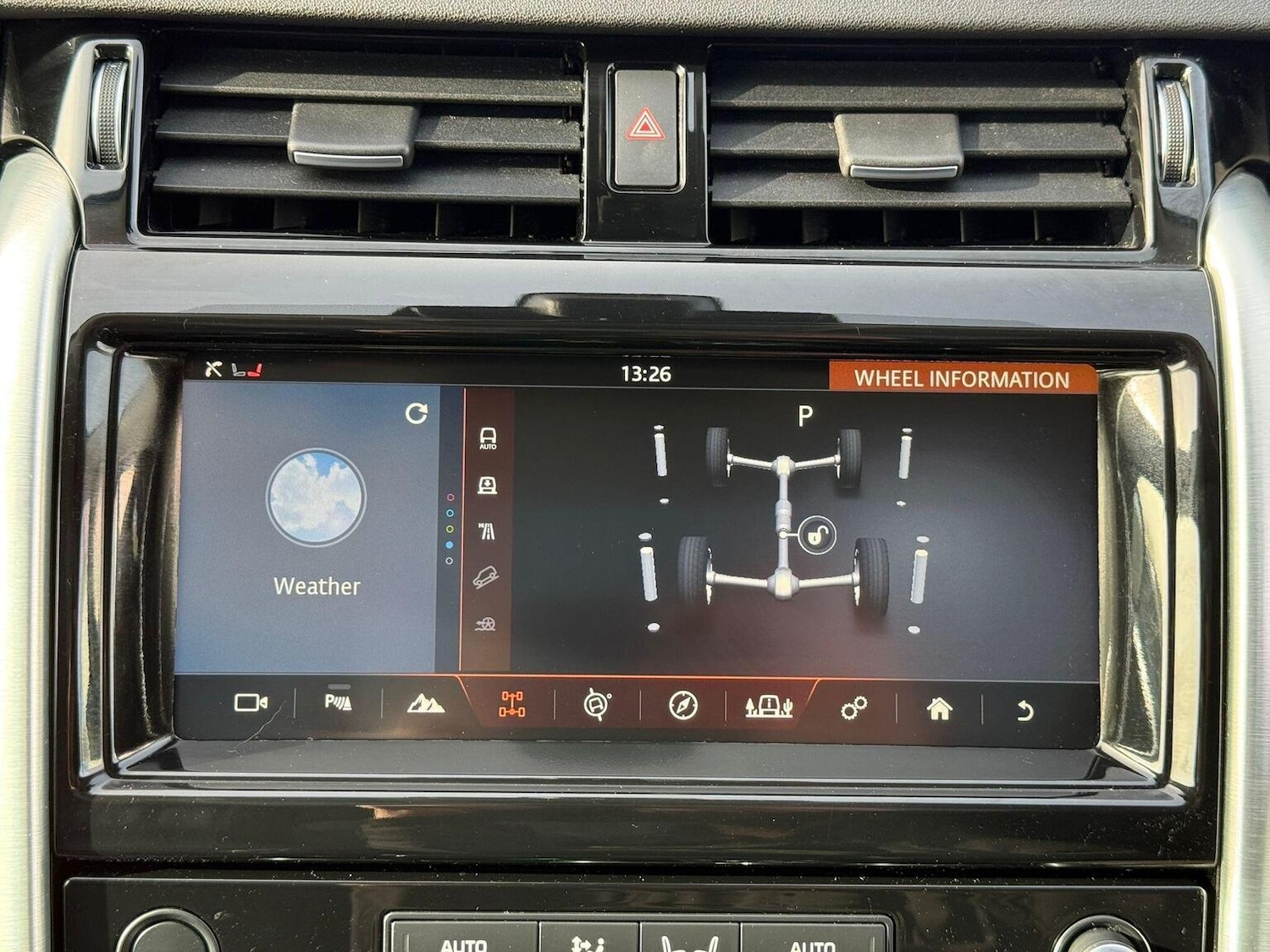 Used Land Rover Discovery 2017 for sale - 76817539: Photo 69