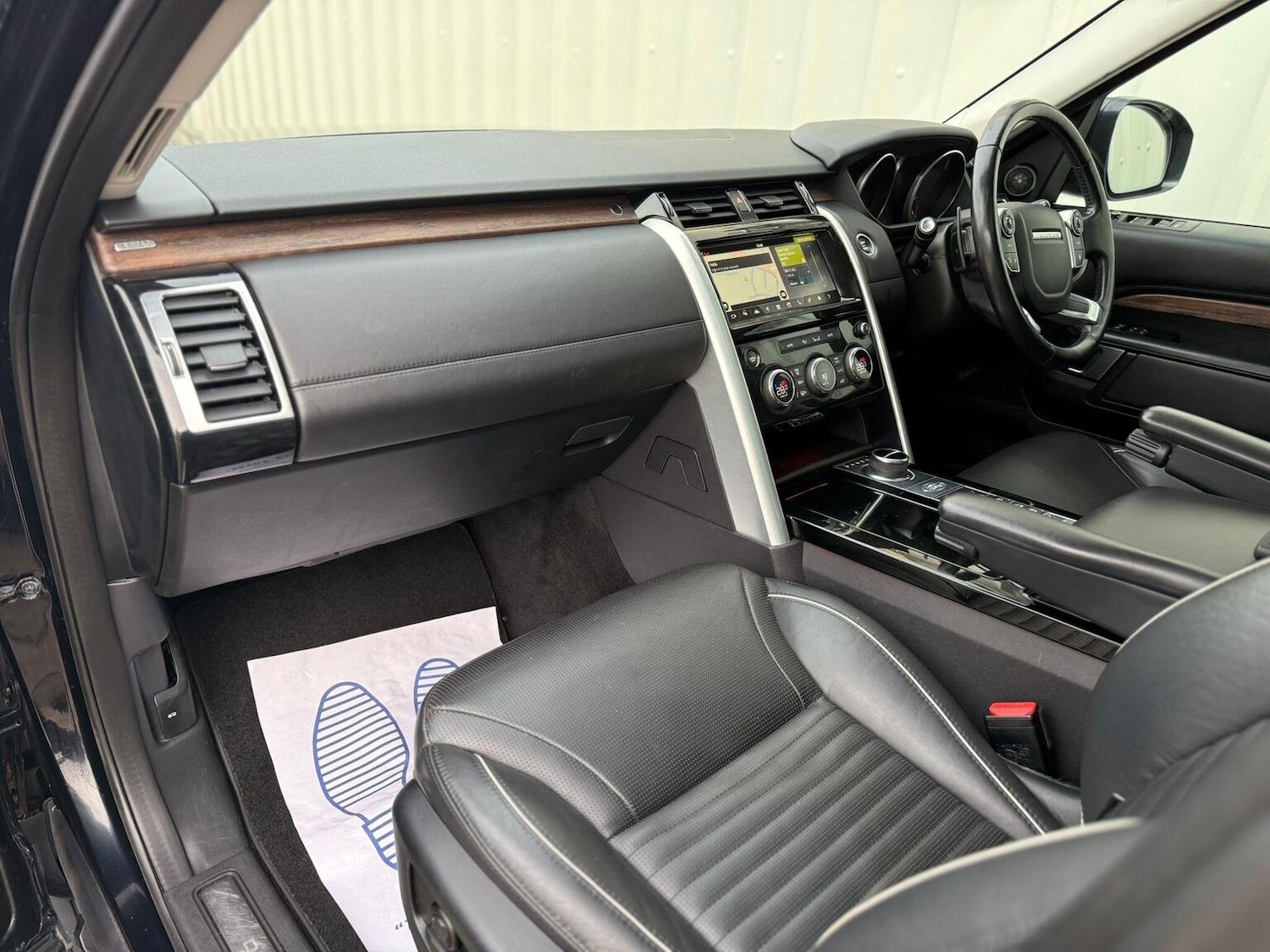 Used Land Rover Discovery 2017 for sale - 76817539: Photo 74