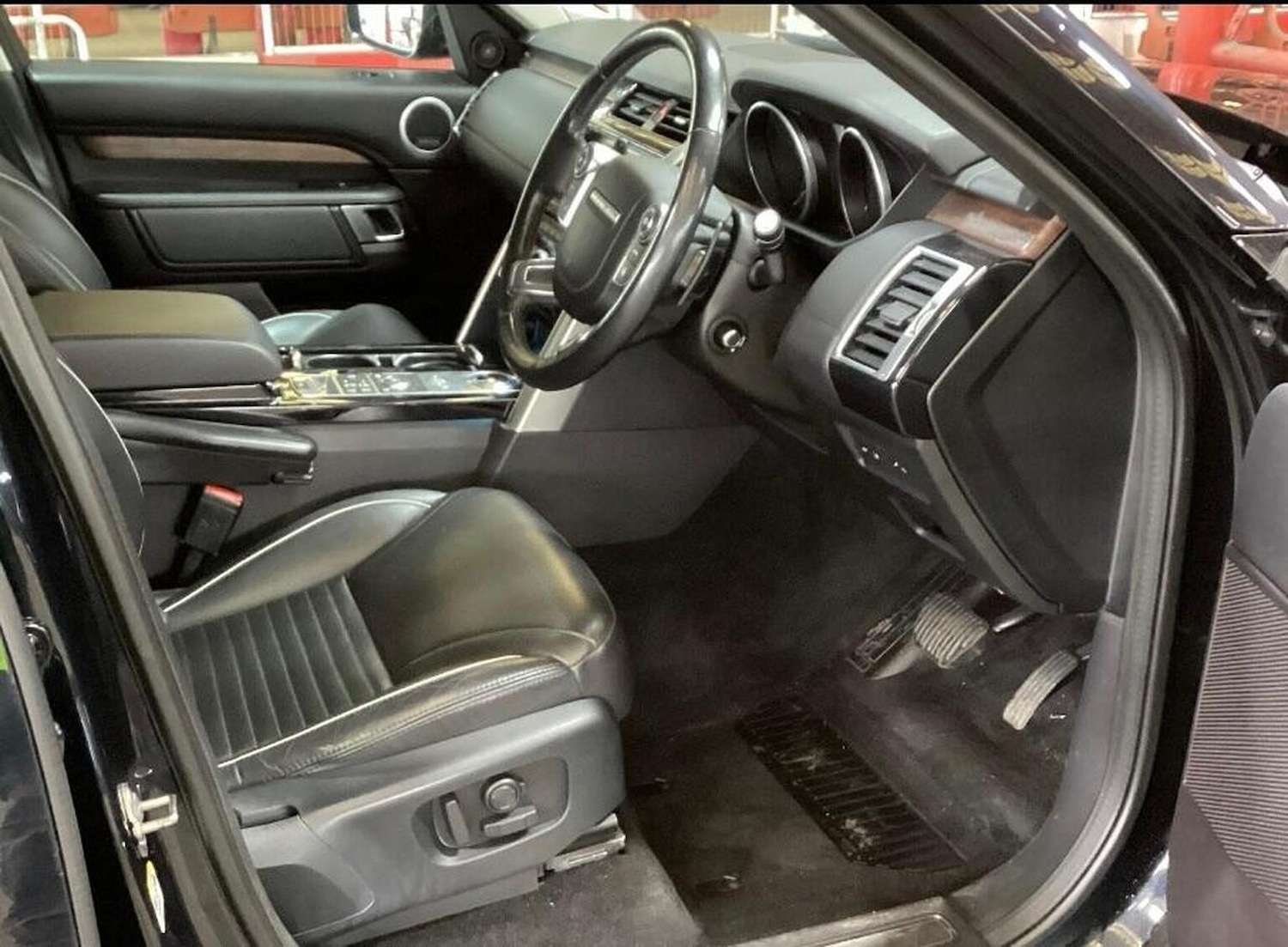 Used Land Rover Discovery 2017 for sale - 76817539: Photo 9