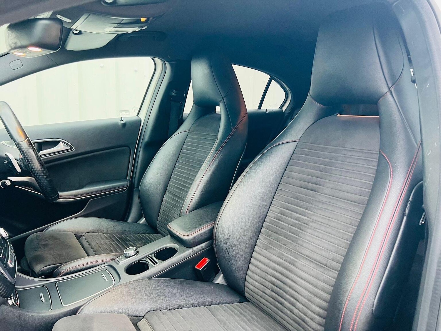 Used Mercedes-Benz A-Class 2015 for sale - 76974355: Photo 32