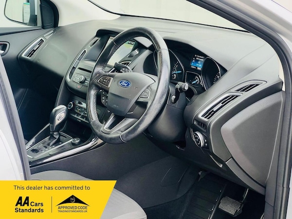 Used Ford Focus 2015 for sale - 76126364: Photo 2
