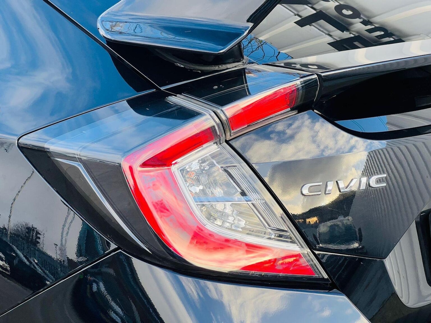 Used Honda Civic 2017 for sale - 77059798: Photo 27