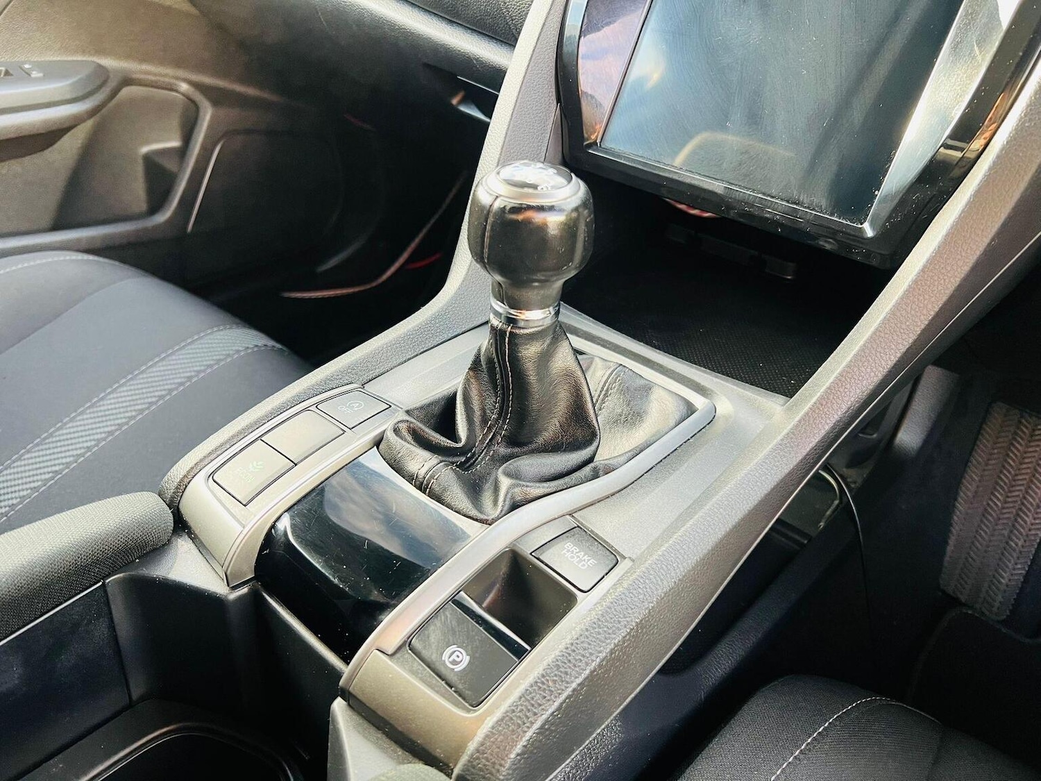 Used Honda Civic 2017 for sale - 77059798: Photo 44