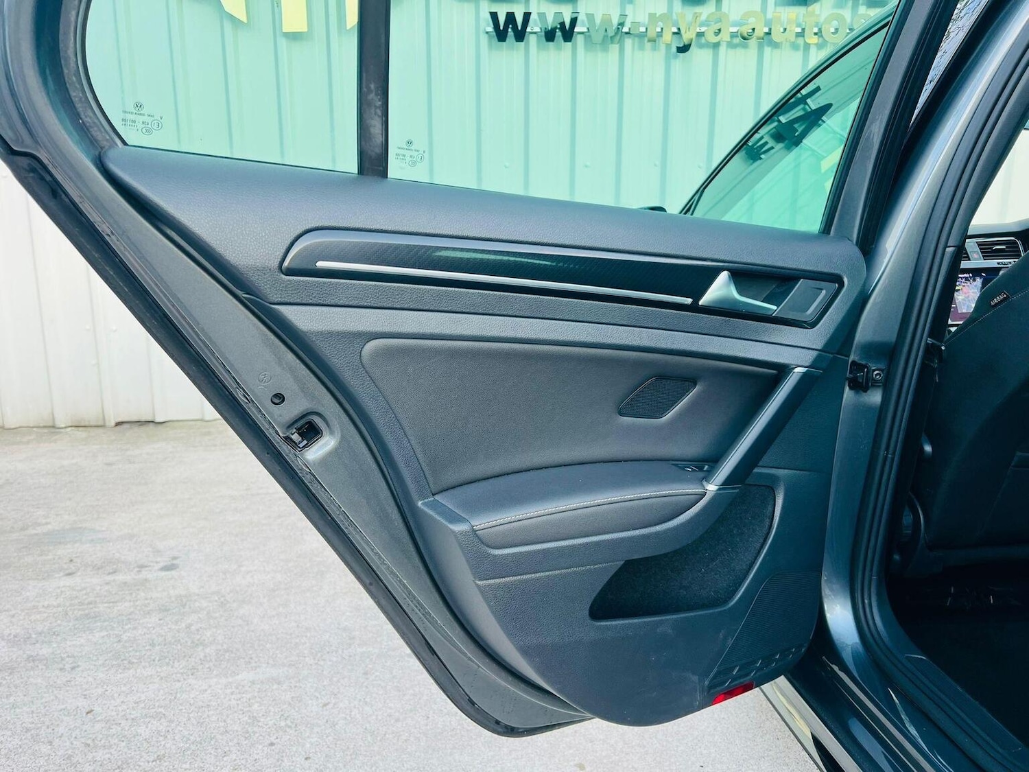 Used Volkswagen Golf 2019 for sale - 78098231: Photo 28