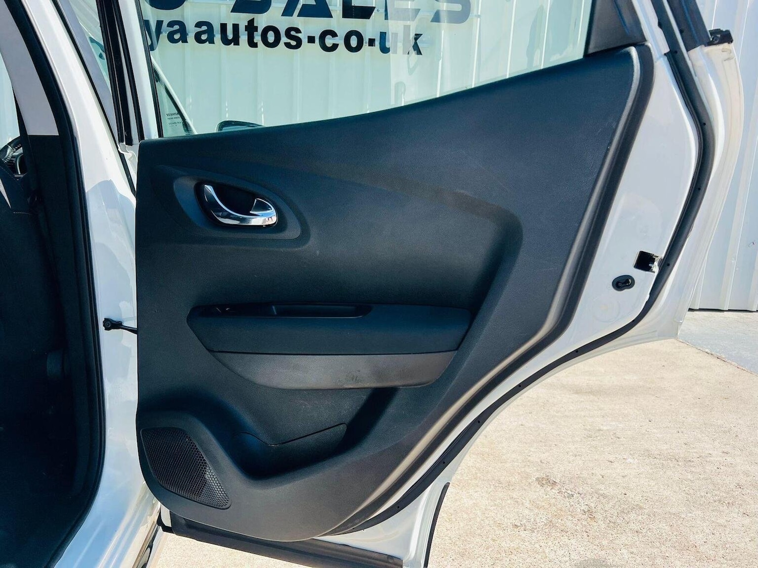 Used Renault Kadjar 2016 for sale - 76120170: Photo 33