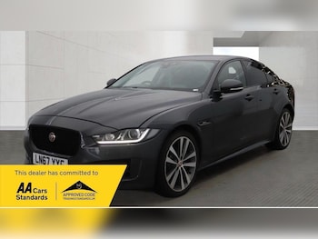 Used Jaguar XE 2017 for sale - 78932386: Photo