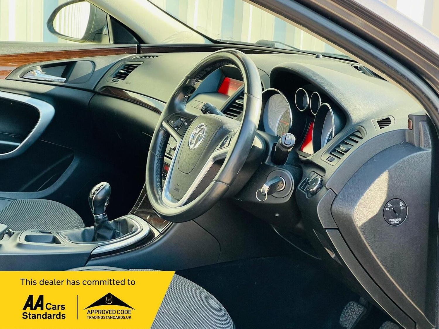 Used Vauxhall Insignia 2010 for sale - 77749942: Photo 2