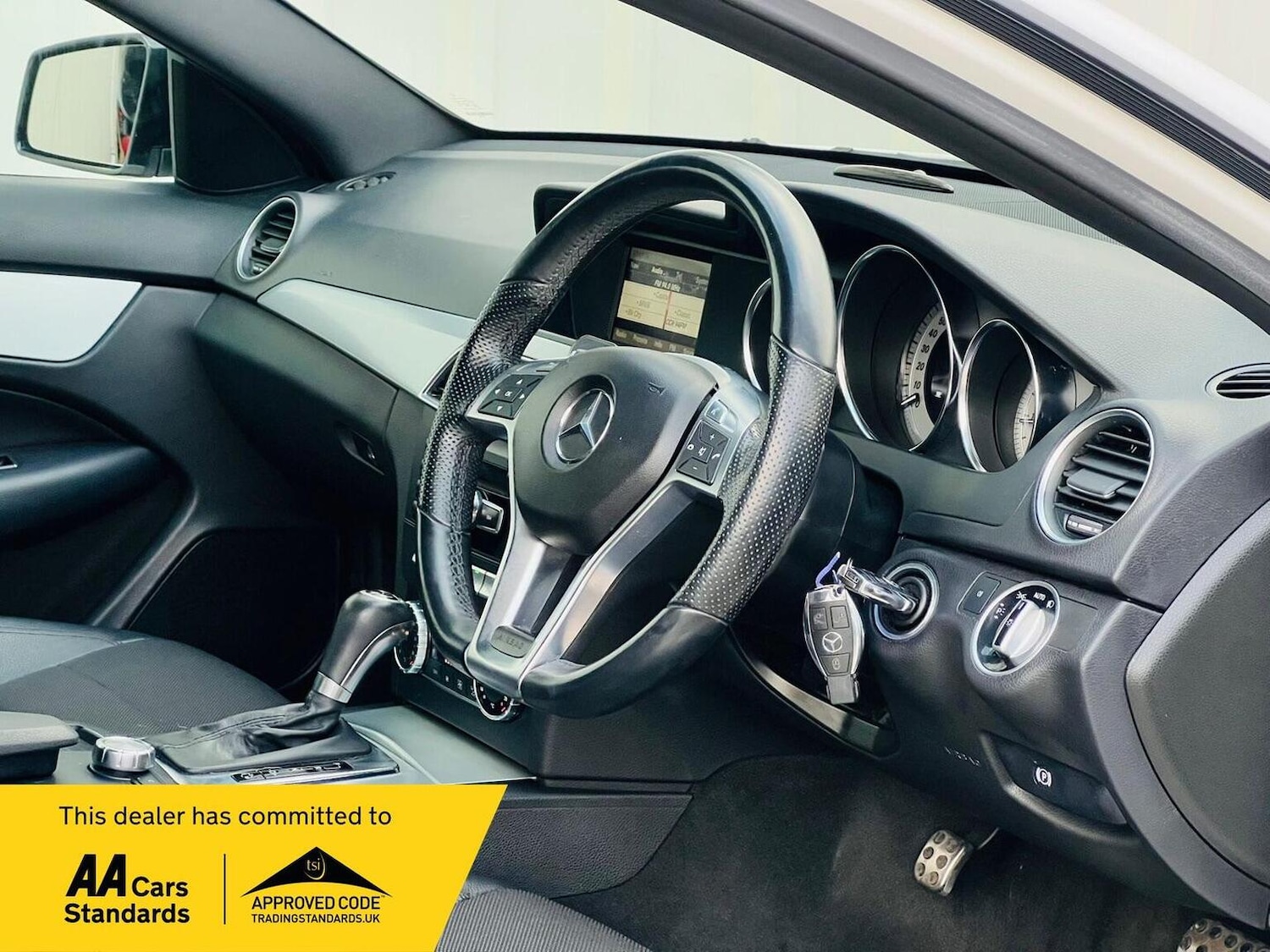 Used Mercedes-Benz C Class 2012 for sale - 76751806: Photo 2