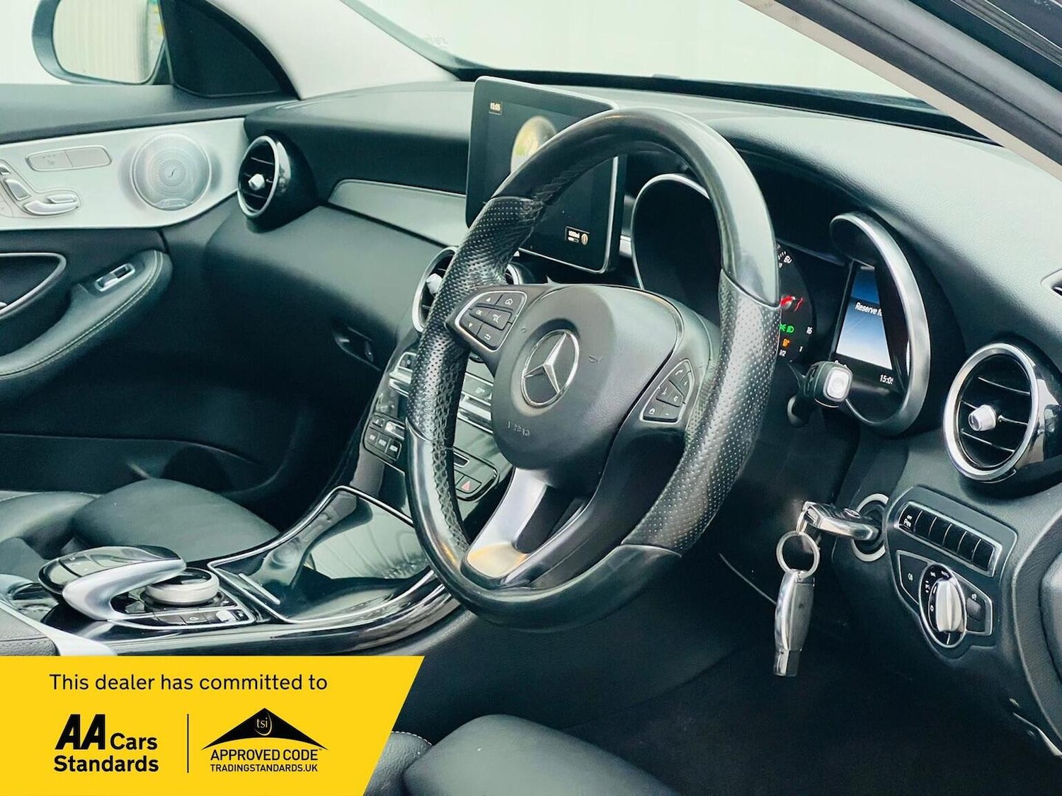 Used Mercedes-Benz C Class 2016 for sale - 76725640: Photo 2