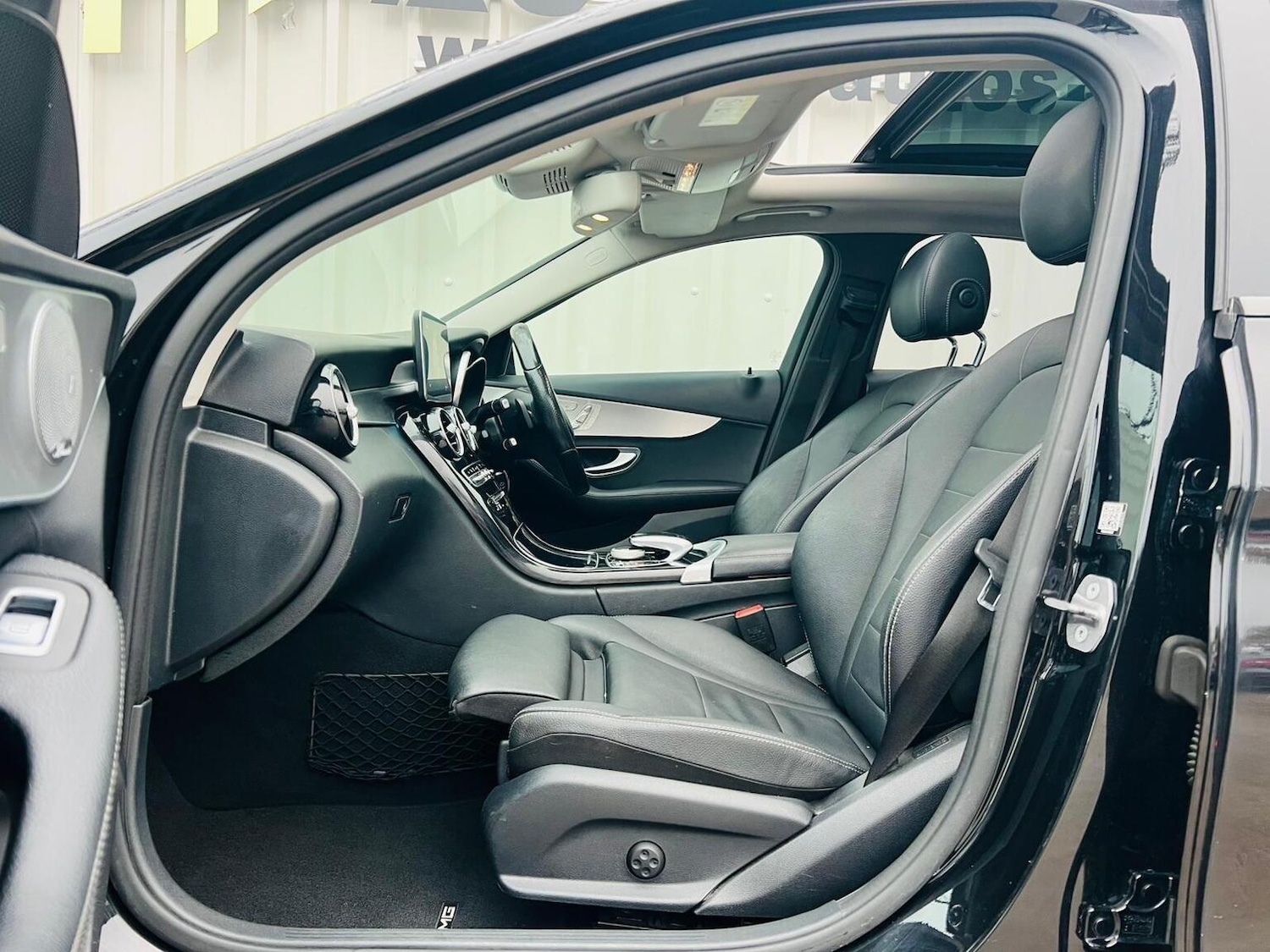 Used Mercedes-Benz C Class 2016 for sale - 76725640: Photo 24