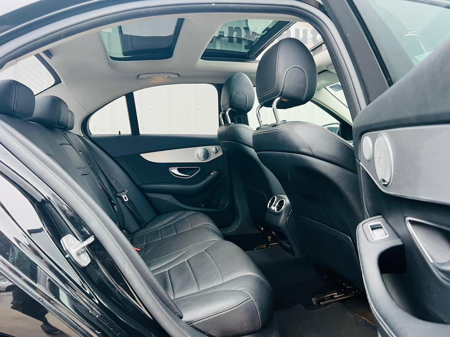 Used Mercedes-Benz C Class 2016 for sale - 76725640: Photo 27