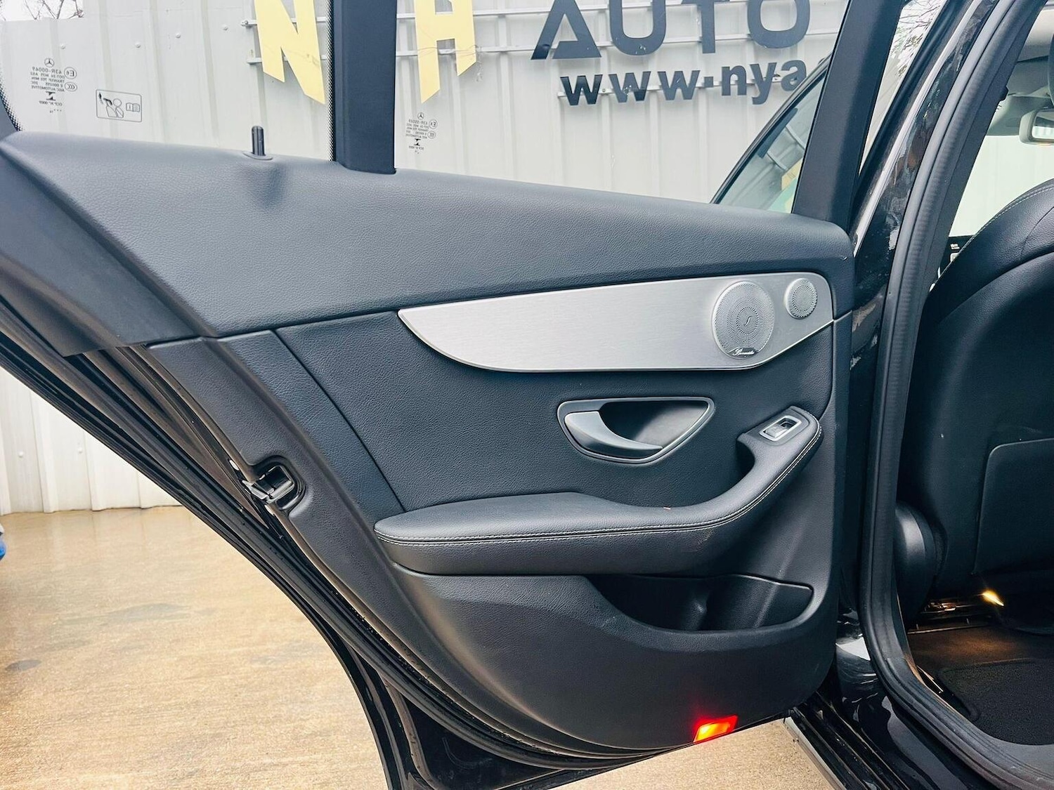 Used Mercedes-Benz C Class 2016 for sale - 76725640: Photo 34