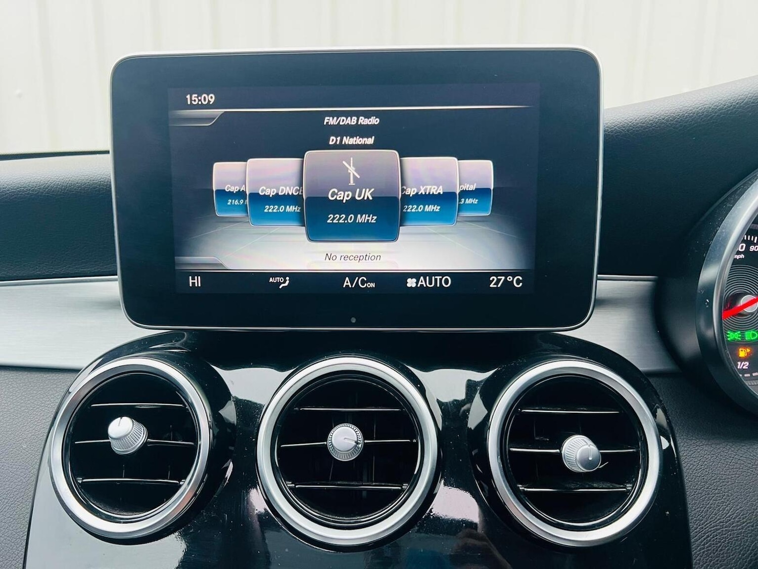 Used Mercedes-Benz C Class 2016 for sale - 76725640: Photo 40