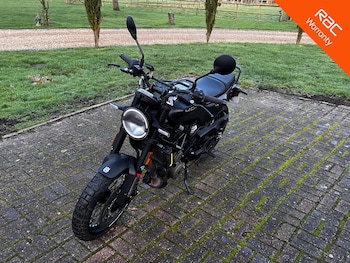 Used Husqvarna SVARTPILEN 401 2022 for sale - bike-77357440: Photo