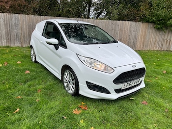 Used Ford Fiesta 2017 for sale - 76174357: Photo