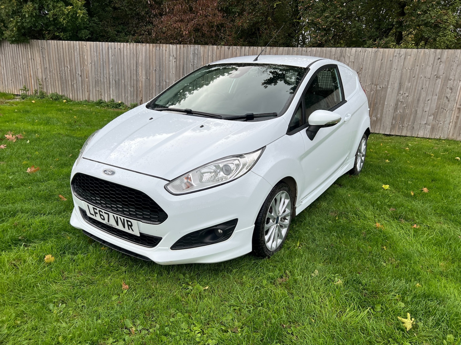 Used Ford Fiesta 2017 for sale - 76174357: Photo 2