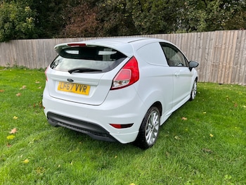 Used Ford Fiesta 2017 for sale - 76174357: Photo