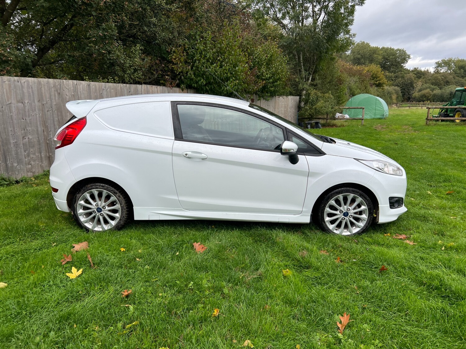 Used Ford Fiesta 2017 for sale - 76174357: Photo 7
