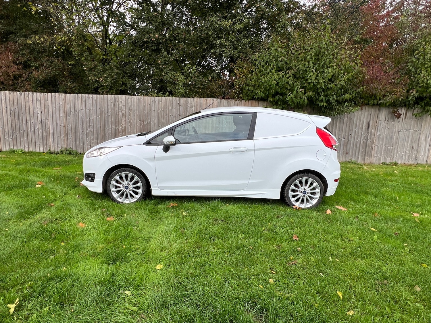 Used Ford Fiesta 2017 for sale - 76174357: Photo 8