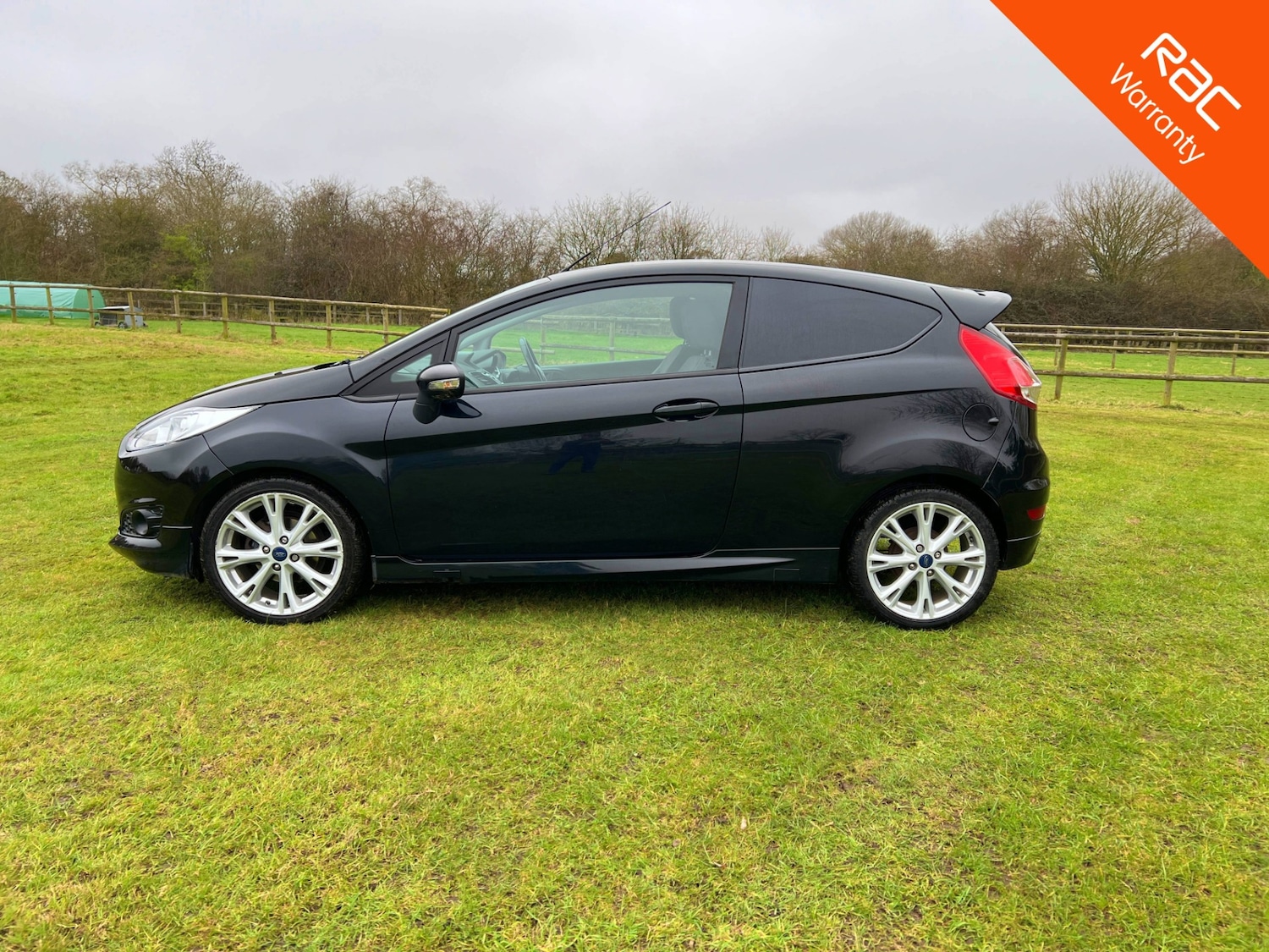 Used Ford Fiesta 2015 for sale - 77782904: Photo 8