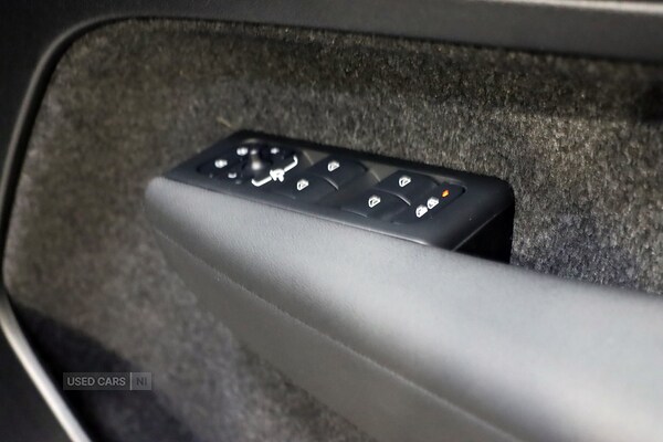 Used Volvo XC40 2025 for sale - 76175788: Photo 11
