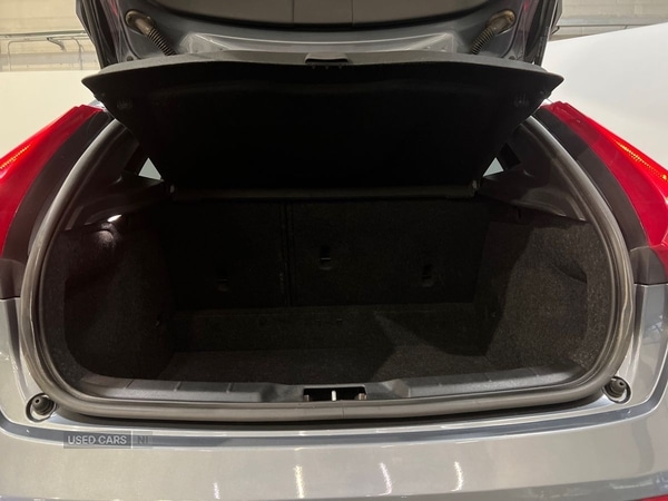 Used Volvo V40 2017 for sale - 77292291: Photo 14