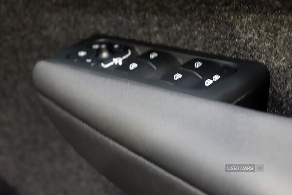 Used Volvo XC40 2025 for sale - 76240633: Photo 15