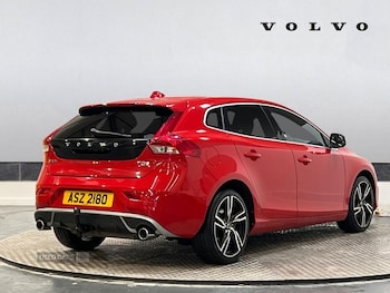 Used Volvo V40 2016 for sale - 76271237: Photo 2