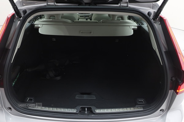 Used Volvo V60 2023 for sale - 75187688: Photo 8