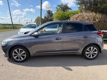 Used Hyundai i20 2015 for sale - 79601631: Photo