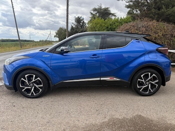 Used Toyota C-HR 2017 for sale - 79577324: Photo