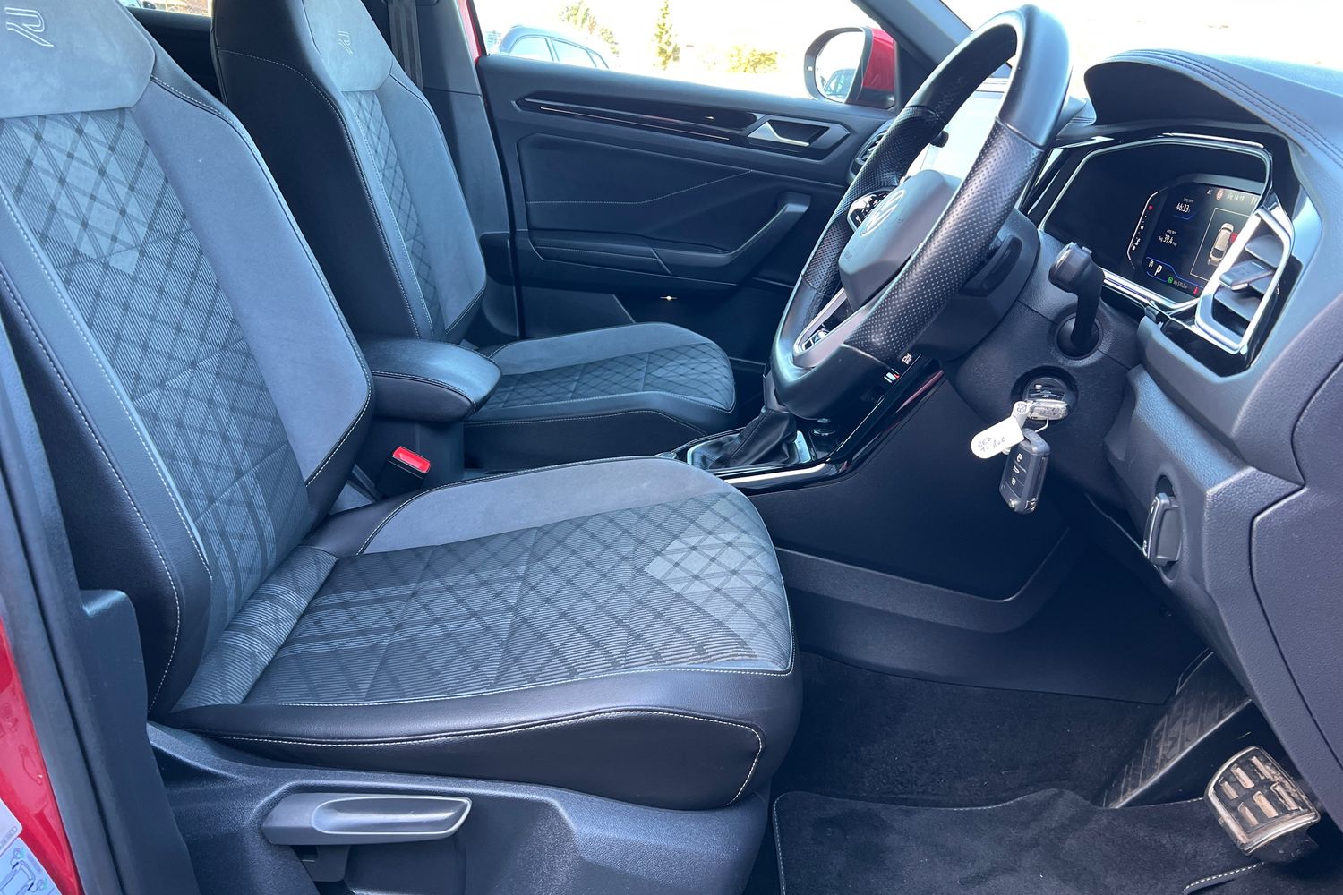 Used Volkswagen T-Roc 2023 for sale - 77499726: Photo 14